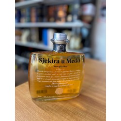 Sjekira u Medu – Rakija Konoplja Med
