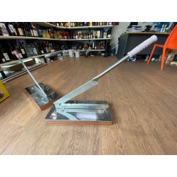 spit roast meat cutter