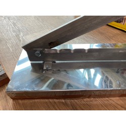 spit roast meat cutter